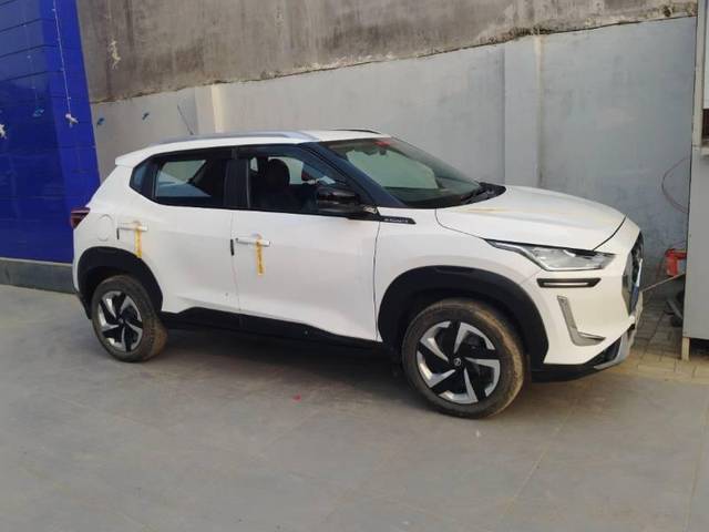 https://images10.gaadi.com/usedcar_image/4585930/original/processed_0270b3dd-89df-4301-b027-c97eef51bd0c.jpg?imwidth=6400