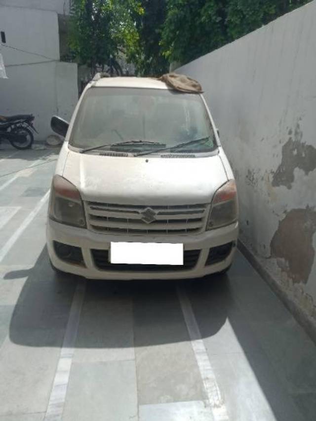 https://images10.gaadi.com/usedcar_image/4585966/original/processed_2aa2b106-a2a1-4df5-9336-8472b2d52dae.jpg?imwidth=6401