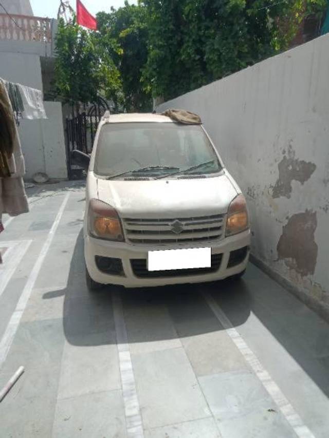 https://images10.gaadi.com/usedcar_image/4585966/original/processed_e2ba8cfa-b54d-4f23-ab24-415a3efbf015.jpg?imwidth=6400