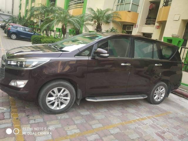 https://images10.gaadi.com/usedcar_image/4585975/original/processed_c0c2a0a9-2f0b-4958-bc36-9a5ef07d2bb7.jpg?imwidth=6401
