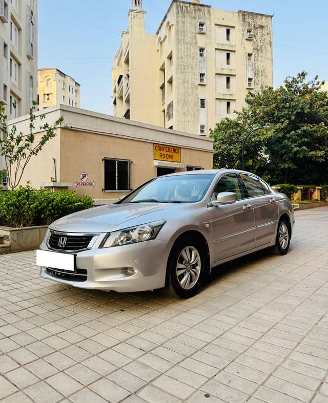 https://images10.gaadi.com/usedcar_image/4585986/original/processed_0653a4ba6cdcbc1f4a938bfa3b6c617a.jpg?imwidth=6402
