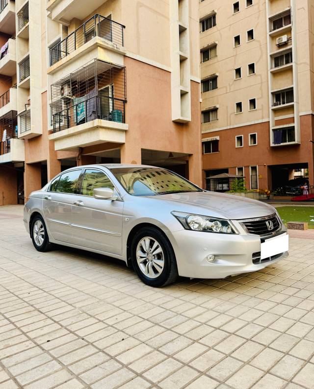 https://images10.gaadi.com/usedcar_image/4585986/original/processed_0fe109401fcfbda14134dac040cc73a4.jpg?imwidth=6400