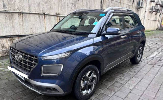https://images10.gaadi.com/usedcar_image/4585993/original/processed_e663eac4-7fd7-42ef-bf1b-6d4c20606a43.png?imwidth=6402