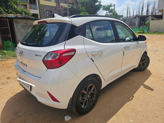 https://images10.gaadi.com/usedcar_image/4586002/original/processed_421b7a64fea25d6ede3e72a8568de551.jpg?imwidth=6402