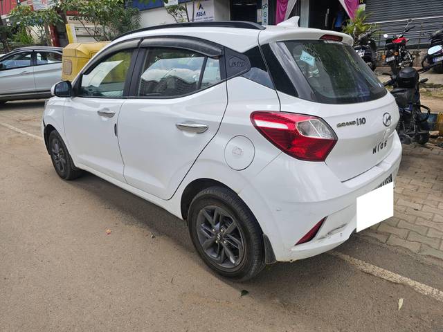 https://images10.gaadi.com/usedcar_image/4586002/original/processed_5ff4c2f71cfd981779a36753e16f1ec4.jpg?imwidth=6400