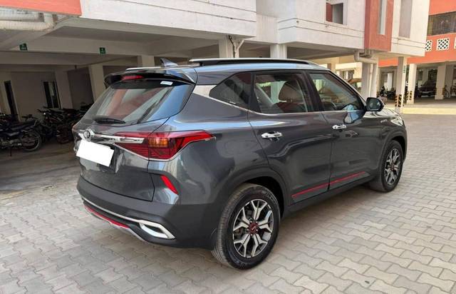 https://images10.gaadi.com/usedcar_image/4586004/original/processed_dddf6bb128e67b856f6b08dfa83844b6.jpg?imwidth=6401