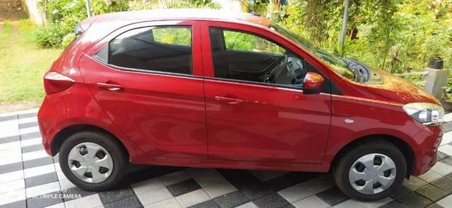 https://images10.gaadi.com/usedcar_image/4586006/original/processed_b7d06c90-8315-4623-935b-ab7b29bf4b05.jpg?imwidth=6401