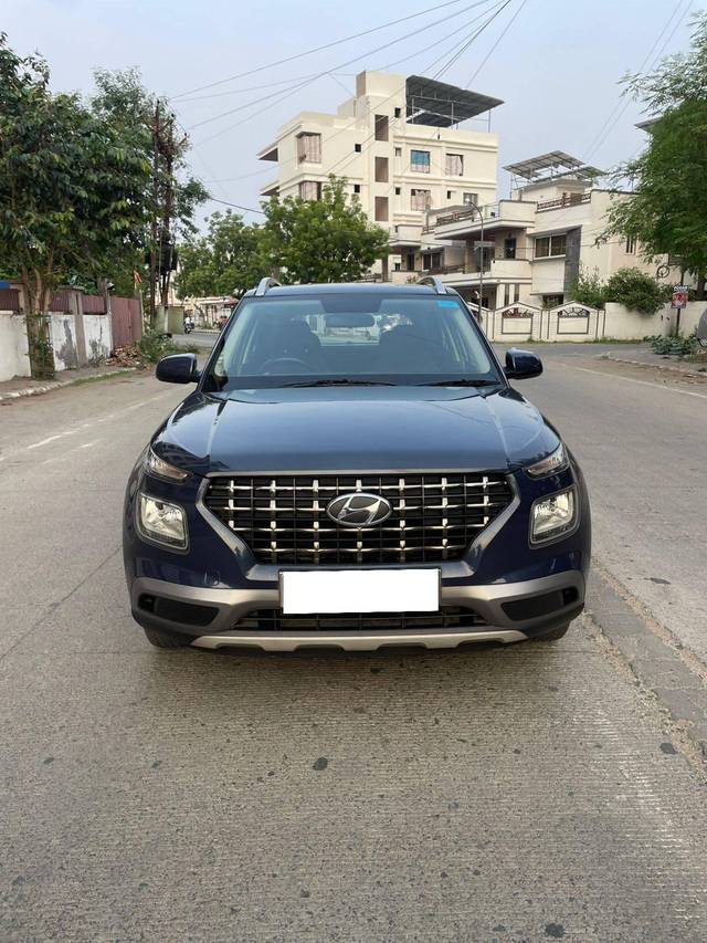 https://images10.gaadi.com/usedcar_image/4586014/original/processed_092f21461552c8e70e4d746bbc4c06e2.jpg?imwidth=6400