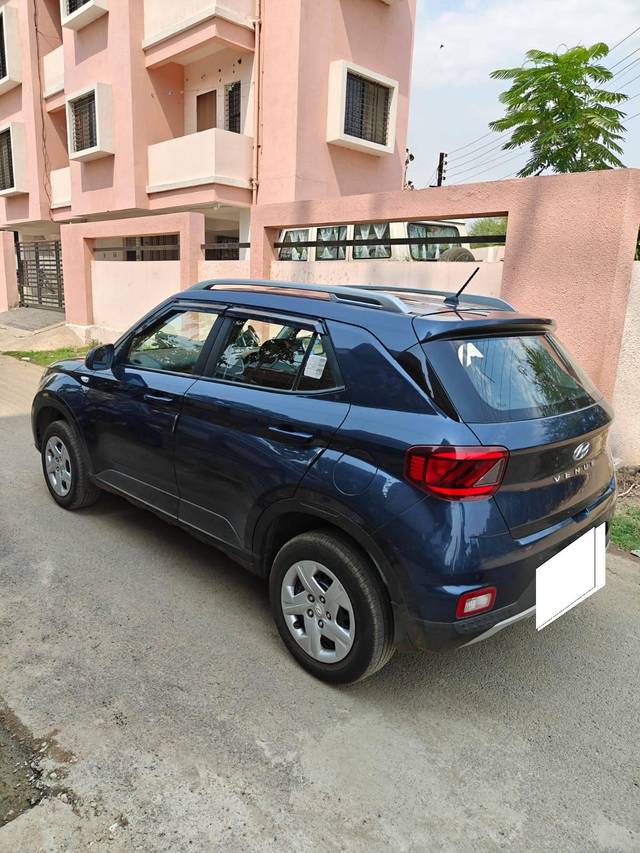 https://images10.gaadi.com/usedcar_image/4586014/original/processed_621ce7fce7e324fbef469885a195a4da.jpg?imwidth=6401