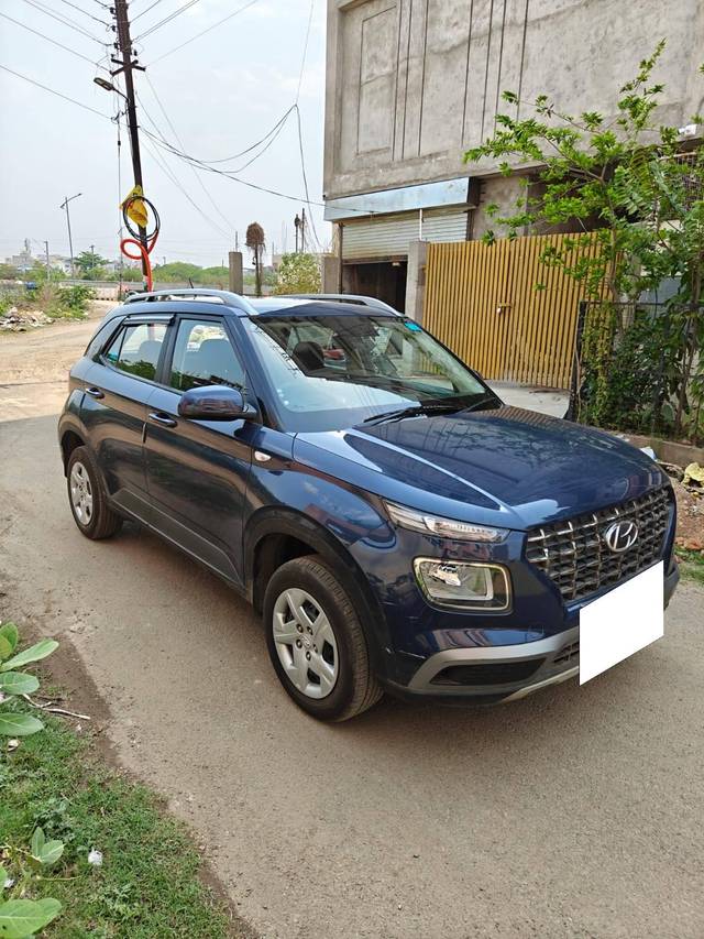https://images10.gaadi.com/usedcar_image/4586014/original/processed_df6b70fd10707931b967d189d4e56c61.jpg?imwidth=6400