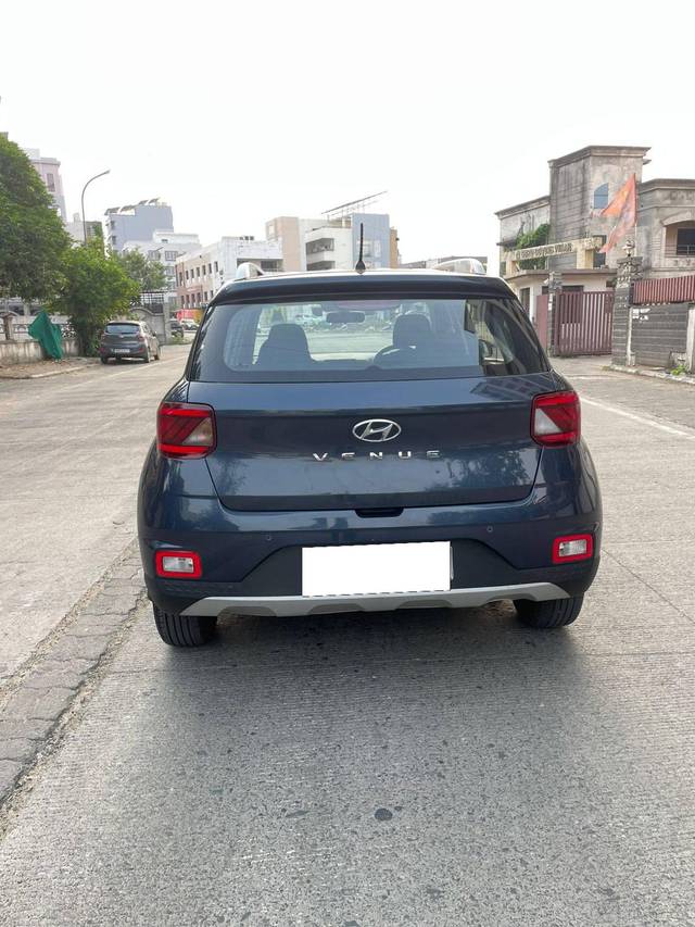 https://images10.gaadi.com/usedcar_image/4586014/original/processed_e502f9b5dc4e230381f33cd905cda9a3.jpg?imwidth=6401