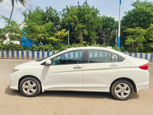 https://images10.gaadi.com/usedcar_image/4586022/original/5625155e1227baae4ada2dd4ef7c311b.jpg?imwidth=6402