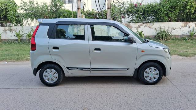 https://images10.gaadi.com/usedcar_image/4586026/original/4a55057d52e766d3e1aaa05368b4103e.jpg?imwidth=6401