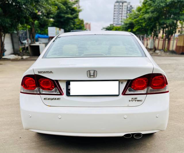 https://images10.gaadi.com/usedcar_image/4586037/original/processed_416e894ba410ad12553bb27124abd0c0.jpg?imwidth=6402