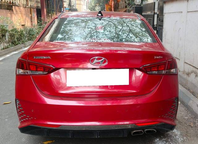 https://images10.gaadi.com/usedcar_image/4586057/original/processed_40f92822-11cb-48bd-a8af-6cc9cb3eabc7.jpg?imwidth=6401