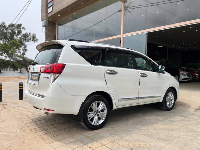 https://images10.gaadi.com/usedcar_image/4586071/original/processed_4f80909428e98fd70544f98c68a8b923.jpg?imwidth=6401