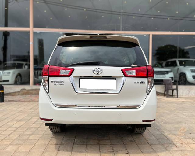 https://images10.gaadi.com/usedcar_image/4586071/original/processed_d66f1ad7191c59b319fd8b17b35fd4b8.jpg?imwidth=6402