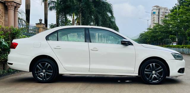 https://images10.gaadi.com/usedcar_image/4586074/original/a6e383b5f4fbf101109c3d7ca6e21680.jpg?imwidth=6401