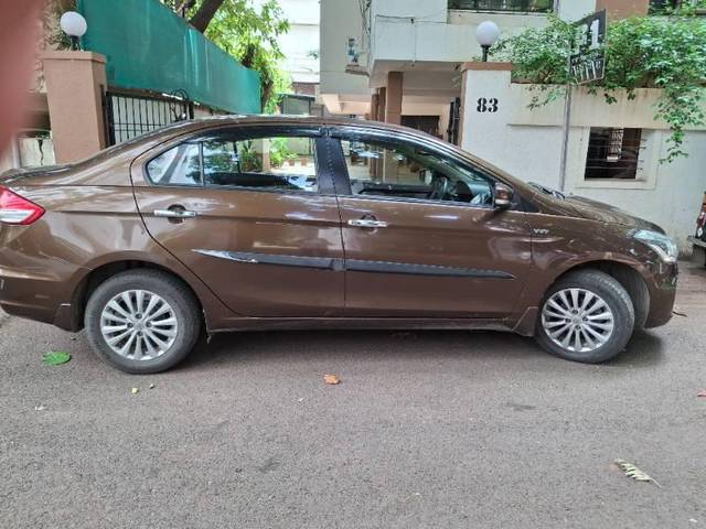 https://images10.gaadi.com/usedcar_image/4586076/original/processed_445ecef5-df3b-475c-8187-2a7978cb72cf.jpg?imwidth=6401