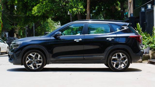 https://images10.gaadi.com/usedcar_image/4586078/original/f108c41f6c8afe1f5d361fa7bb709dca.jpeg?imwidth=6402