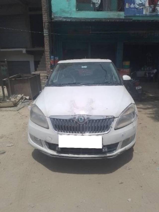 https://images10.gaadi.com/usedcar_image/4586092/original/processed_440dfcd2-faaa-49bd-b1f5-c1e9fc472f7b.jpg?imwidth=6400