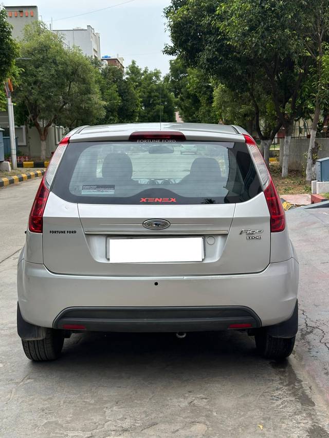 https://images10.gaadi.com/usedcar_image/4586098/original/processed_c32fb2d9b6a5e218da13d3464d5a5bfc.jpg?imwidth=6402