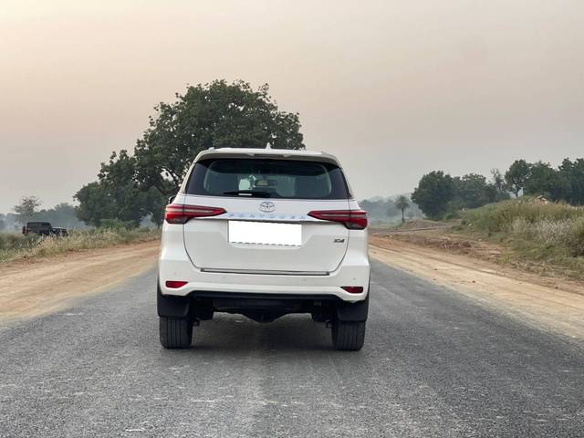 https://images10.gaadi.com/usedcar_image/4586099/original/processed_125323c4-93d4-4c35-ac01-dc0cbaea8808.jpg?imwidth=6402