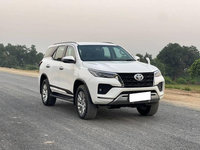 https://images10.gaadi.com/usedcar_image/4586099/original/processed_ccca42f4-05ad-4d4f-9e3b-238ed97d6642.jpg?imwidth=6400