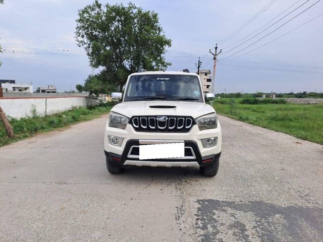 https://images10.gaadi.com/usedcar_image/4586114/original/processed_fa5b9959-bc5f-4dc5-b3aa-b4c95e9f305c.jpg?imwidth=6400