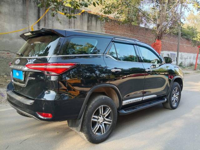 https://images10.gaadi.com/usedcar_image/4586117/original/processed_8596010523367a80a2722faf043a1a2c.jpg?imwidth=6401