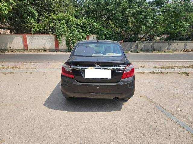 https://images10.gaadi.com/usedcar_image/4586131/original/processed_a71aa709e9b4bb0d0e6e698823cdfa52.jpg?imwidth=6401