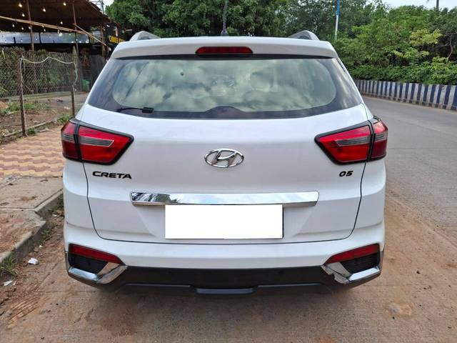 https://images10.gaadi.com/usedcar_image/4586132/original/processed_24d04a15d6abf2fb6cffbaead9eba35c.jpg?imwidth=6402