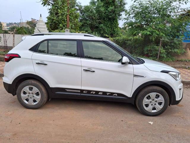 https://images10.gaadi.com/usedcar_image/4586132/original/processed_41a6d6c2838f6293dd5fc7f6c7e1e762.jpg?imwidth=6401