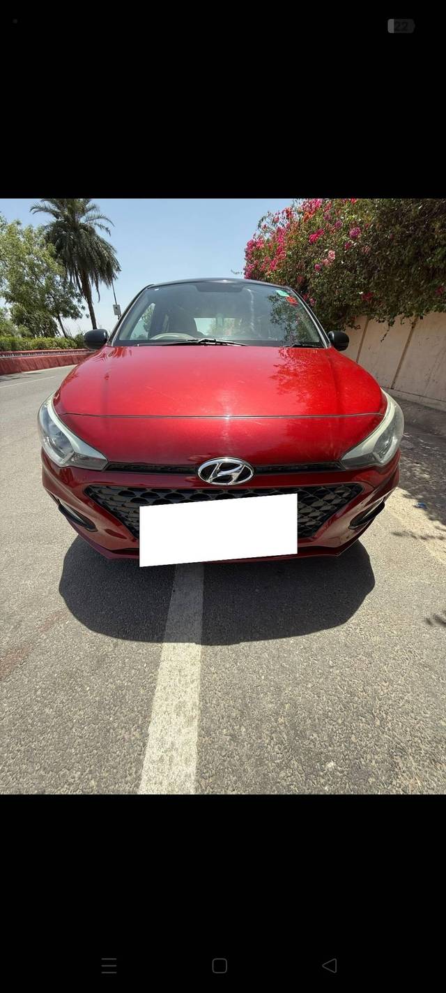 https://images10.gaadi.com/usedcar_image/4586134/original/processed_7ca105bc986c47fc39892592f0f49917.jpg?imwidth=6400