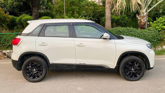 https://images10.gaadi.com/usedcar_image/4586145/original/processed_cf0d1f6d64d60a1b973958c5b2c8ff94.jpg?imwidth=6401