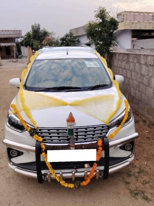 https://images10.gaadi.com/usedcar_image/4586216/original/processed_bb74d542-4bf9-4322-a794-feedd28bd059.jpg?imwidth=6400