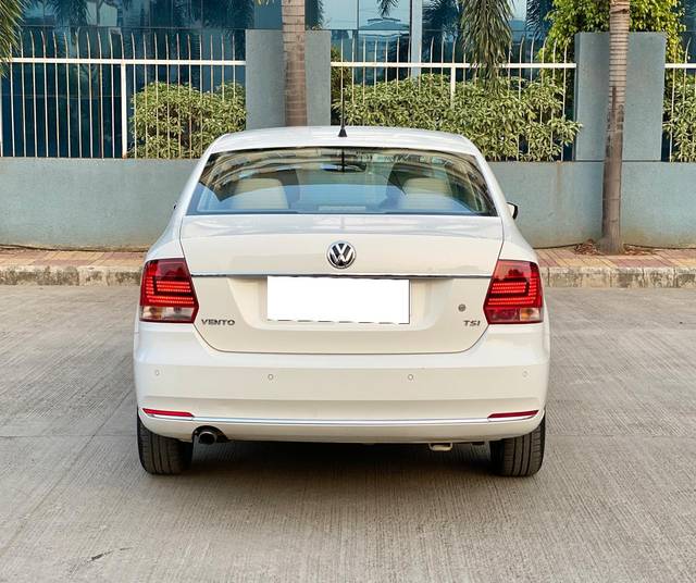 https://images10.gaadi.com/usedcar_image/4586219/original/processed_a26ab1e7cff73ebf1b682fdda00f7ed1.jpg?imwidth=6402