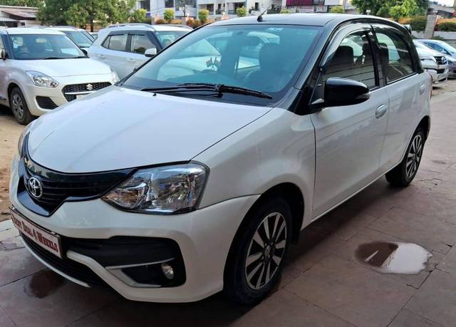 https://images10.gaadi.com/usedcar_image/4586233/original/processed_984cca6201f8508db16b8106809c2b9a.jpg?imwidth=6401