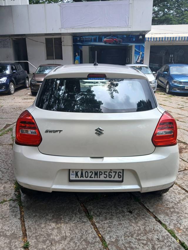 https://images10.gaadi.com/usedcar_image/4586245/original/processed_0178cf7b-7cfa-469c-b59d-2ff7a179784d.jpg?imwidth=6401