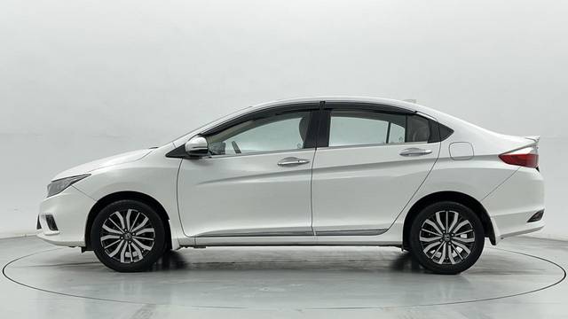 https://images10.gaadi.com/usedcar_image/4586246/original/ac1ea68ce523c054dc95bcae78865045.jpeg?imwidth=6400