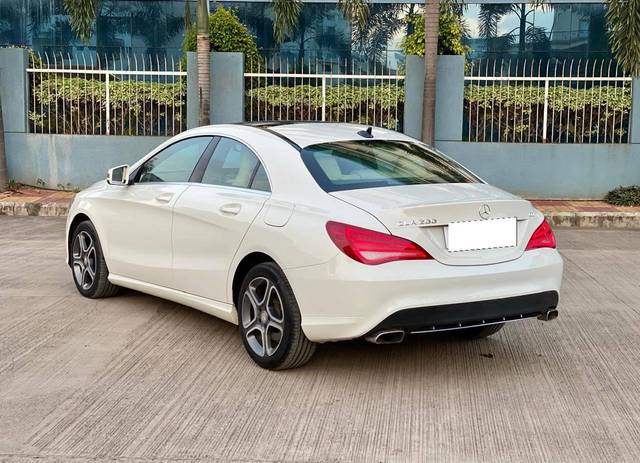 https://images10.gaadi.com/usedcar_image/4586254/original/processed_be5b69f96a6990472fbbf91cfa49be61.jpg?imwidth=6402