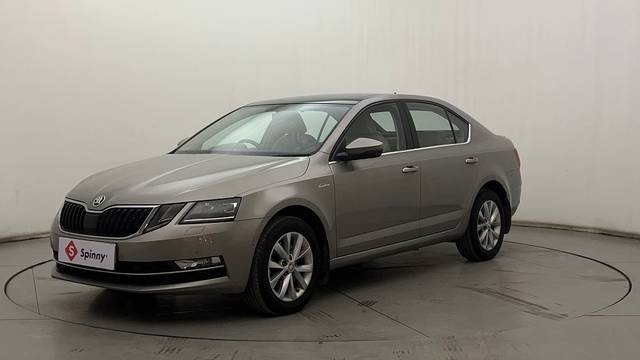 https://images10.gaadi.com/usedcar_image/4586258/original/960210ba5c82599cab80f0240193db6b.JPG?imwidth=6400
