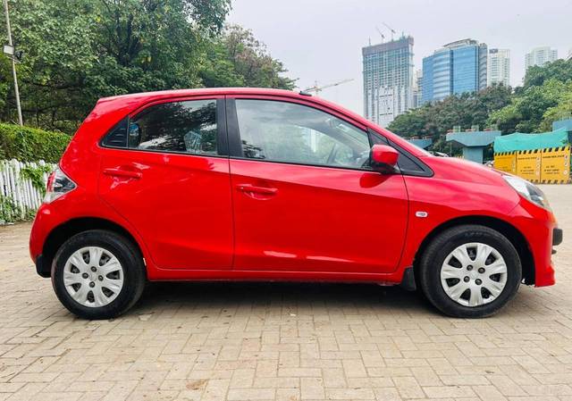 https://images10.gaadi.com/usedcar_image/4586261/original/processed_1ebf5e6fca01c5f76704996408ff238f.jpg?imwidth=6401