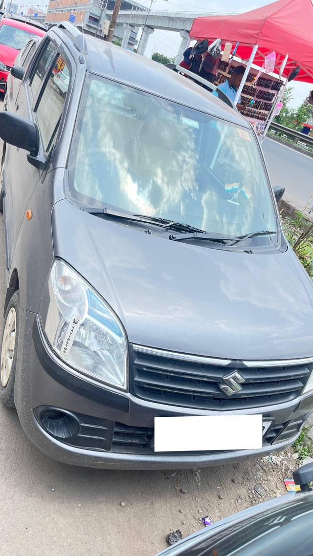 https://images10.gaadi.com/usedcar_image/4586266/original/processed_4400a067-c125-4ed0-80e6-cd832264fdb9.jpg?imwidth=6400