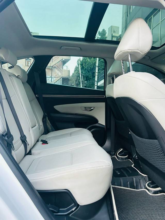https://images10.gaadi.com/usedcar_image/4586267/original/c01f865437d60a92e217d70555823e85.jpg?imwidth=6402