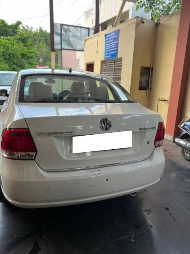 https://images10.gaadi.com/usedcar_image/4586271/original/processed_f8823a45-68f7-4f74-baf9-e8b4a5788041.jpeg?imwidth=6401