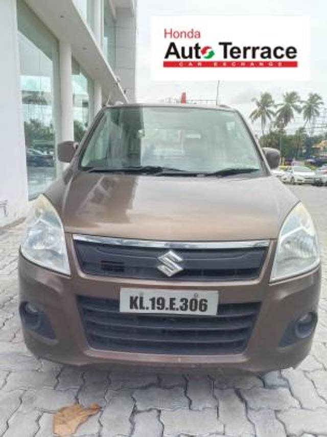 https://images10.gaadi.com/usedcar_image/4586283/original/9921ccde88305f7921d55bec91d08d77.jpg?imwidth=6400