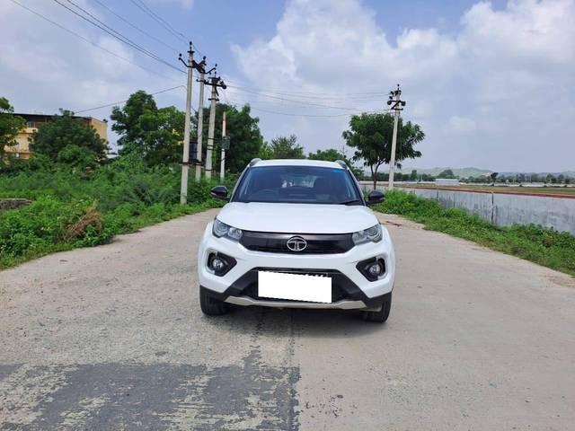 https://images10.gaadi.com/usedcar_image/4586284/original/processed_6e5e3c48-7c33-469b-98d3-1b5fced3a002.jpg?imwidth=6400