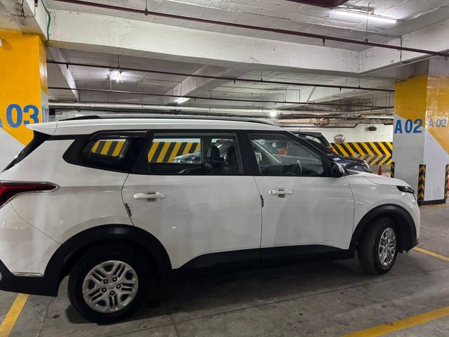 https://images10.gaadi.com/usedcar_image/4586331/original/db2c3fde-9f85-4f09-858c-d0df485fdaac.jpg?imwidth=6402