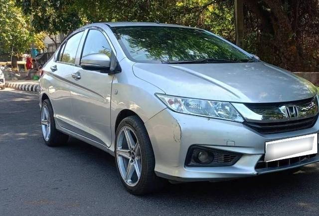 https://images10.gaadi.com/usedcar_image/4586362/original/processed_db02ff1d807b7f82a8413ed213d70e8e.jpg?imwidth=6400